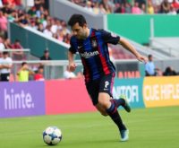 Lionel Messi dribbling the ball during the match.